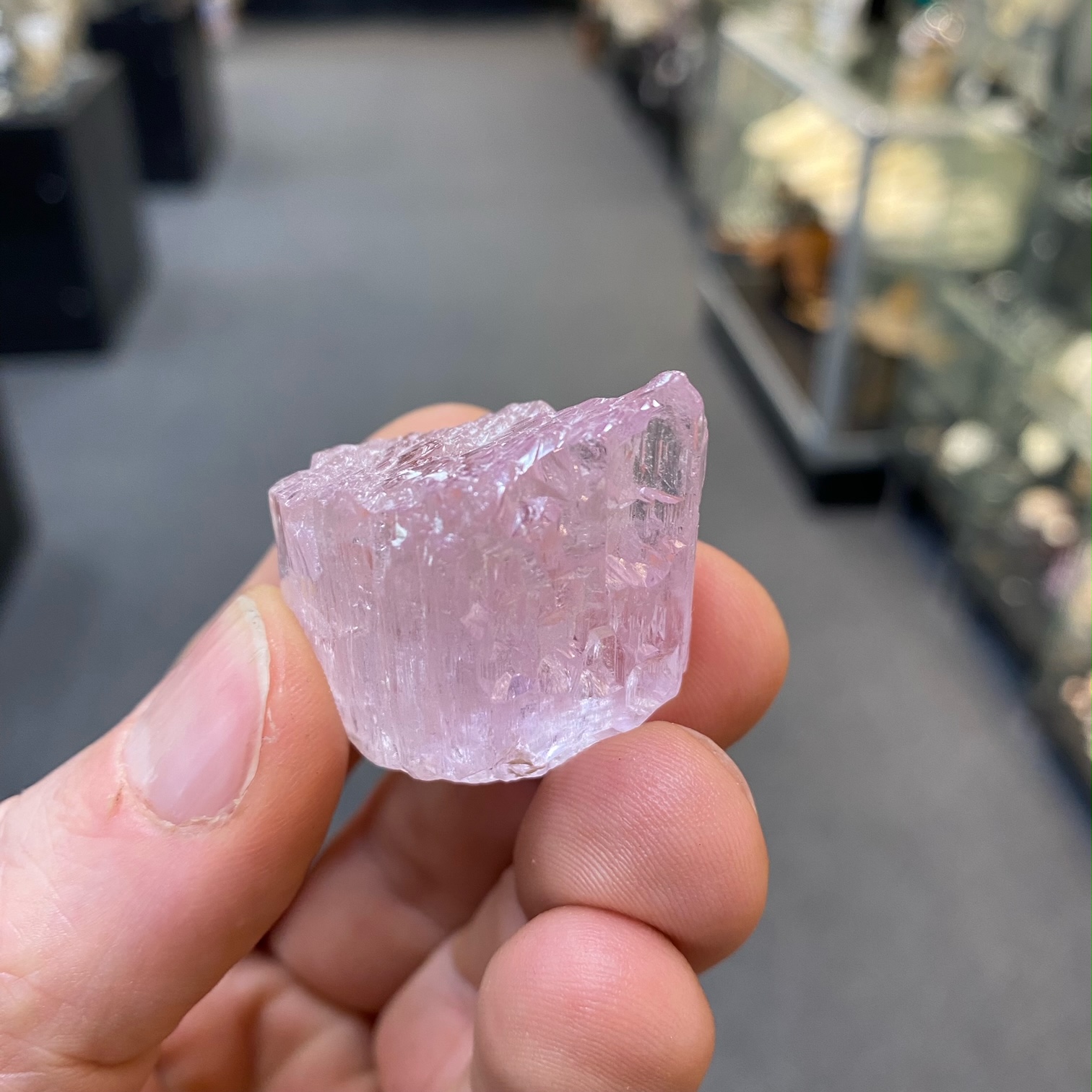 Pierre Kunzite (Spodumène) Naturelle 1.66 Cts - Taille Poire, Rose Clair, Afghanistan